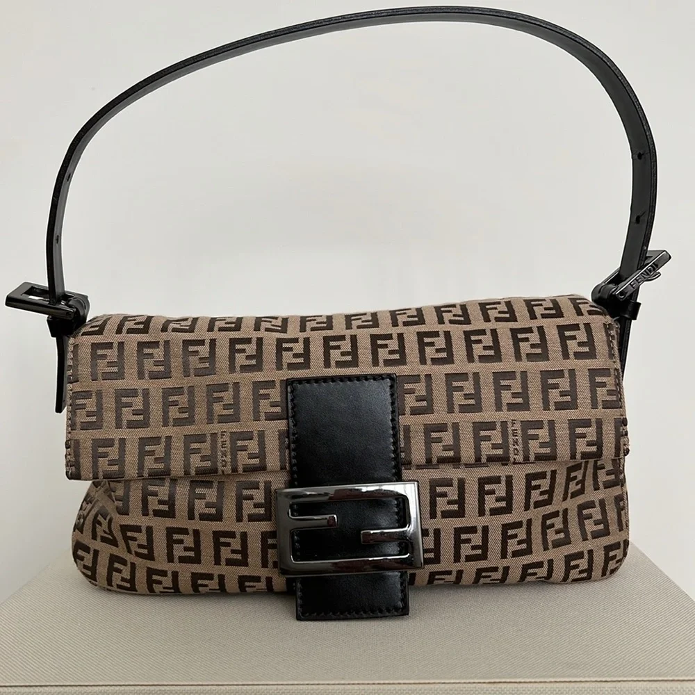 Fendi Brown & Black FF Logo Baguette Shoulder Bag - Picture 2 of 16